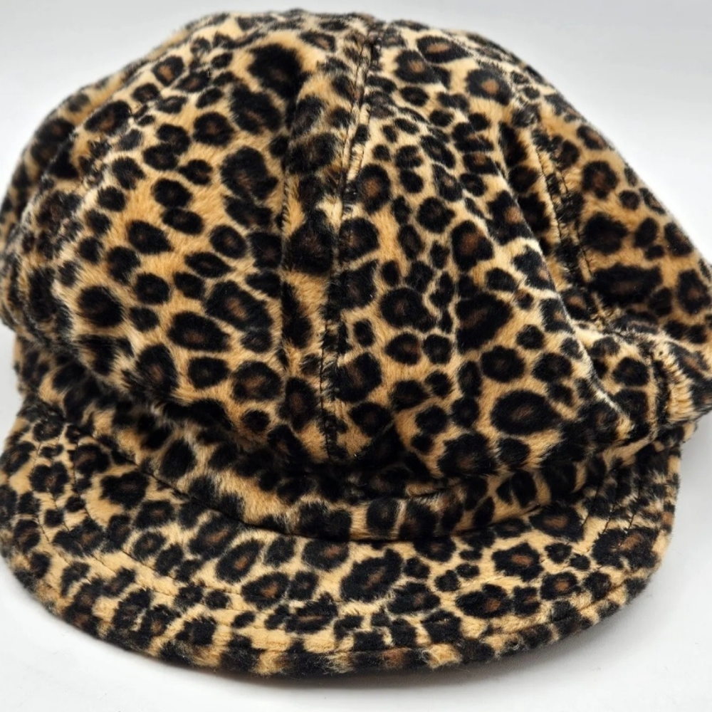 VINTAGE BETMAR NEW YORK 2008 LEOPARD PRINT NEWSBOY CAP HAT ELASTIC BAND …